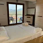 Milas-bodrum Oezel Havuzlu Triplex * Milas