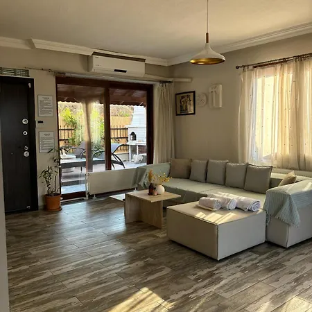 Villa Milas-bodrum Oezel Havuzlu Triplex *