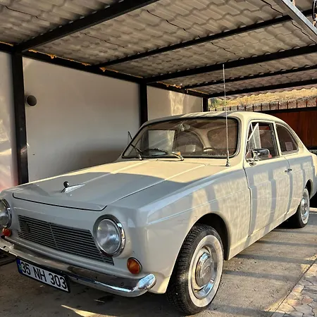 Milas-bodrum Oezel Havuzlu Triplex ヴィラ *