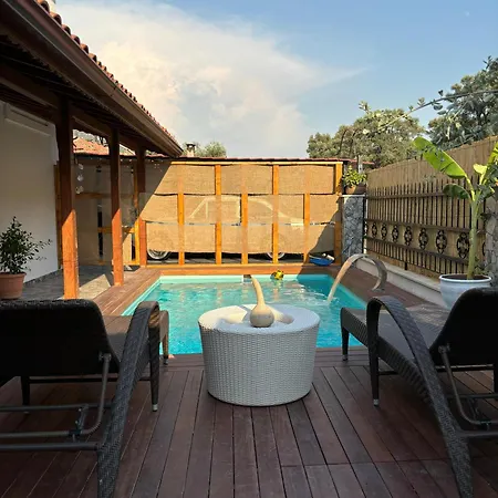 Milas-bodrum Oezel Havuzlu Triplex *