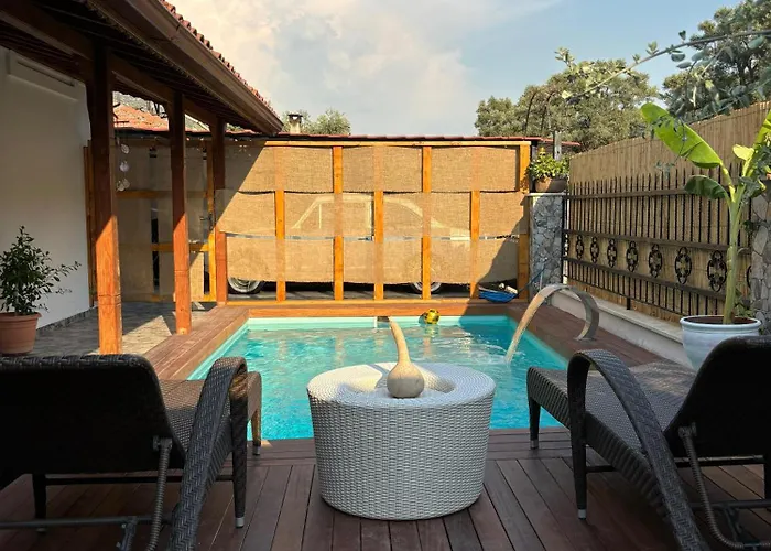 Milas-bodrum Oezel Havuzlu Triplex *