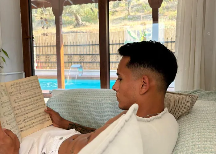 Milas-bodrum Oezel Havuzlu Triplex Vilă