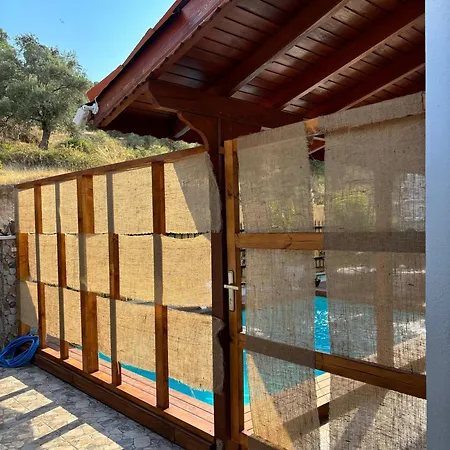 Milas-bodrum Oezel Havuzlu Triplex *