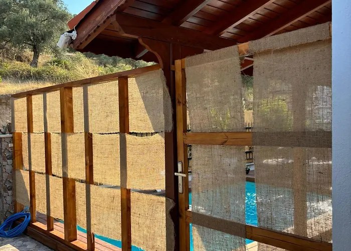 Milas-bodrum Oezel Havuzlu Triplex *